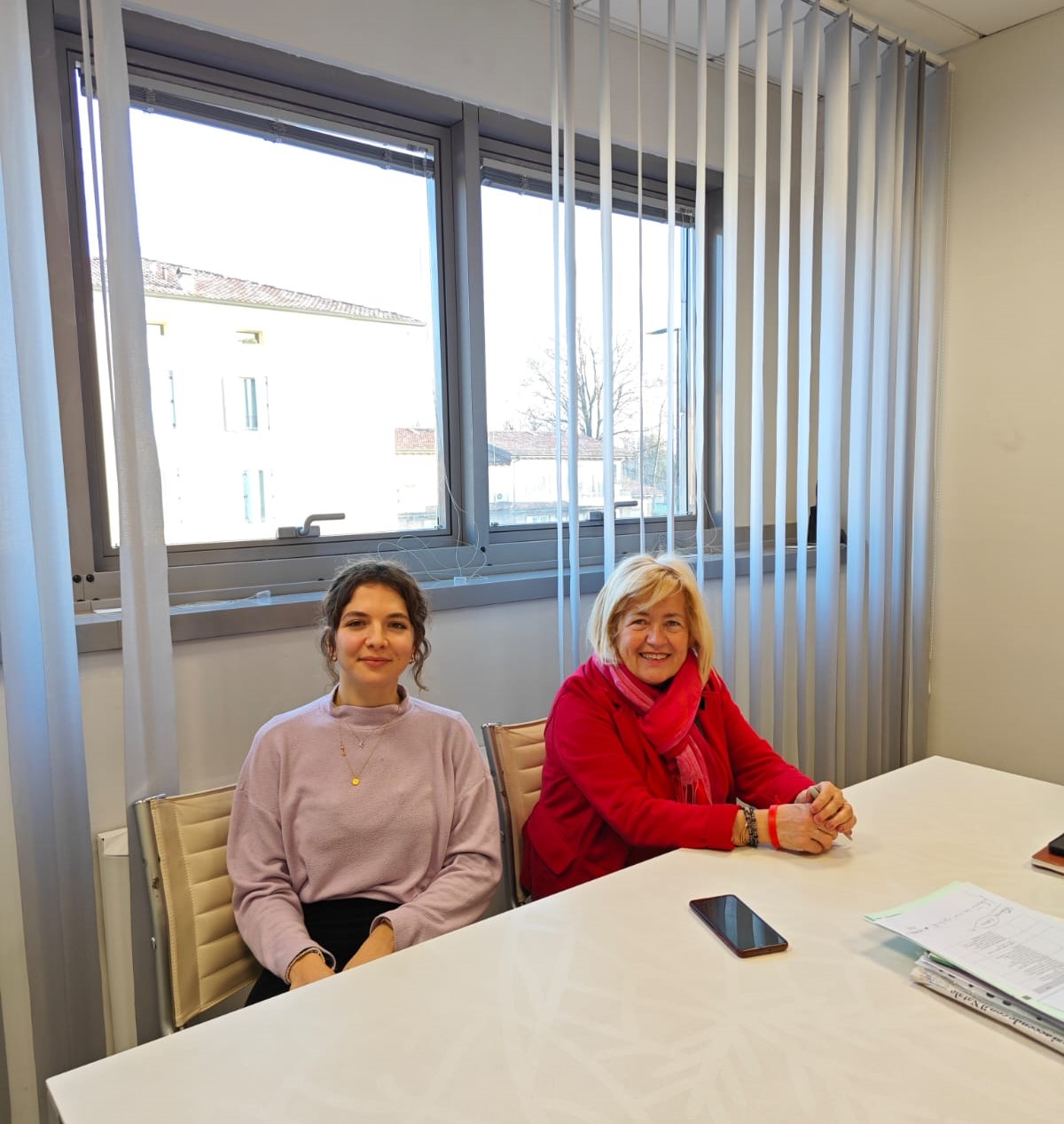 Sindaco Costi con volontaria servizio civile