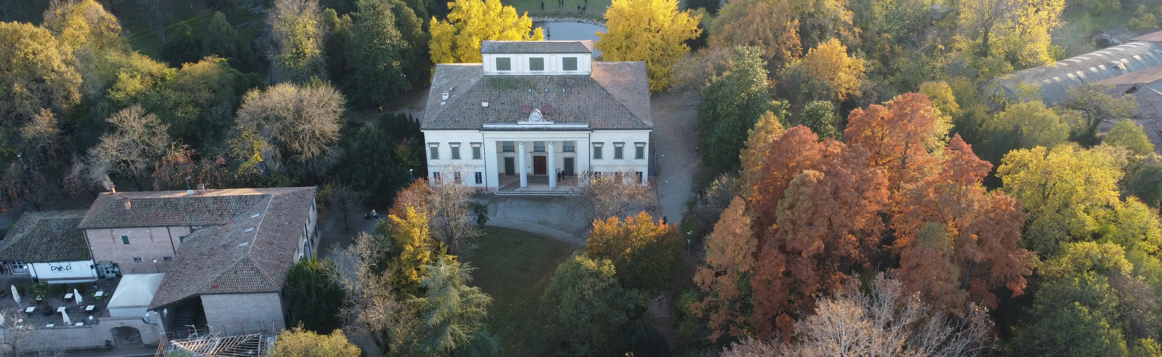 In villa.jpg